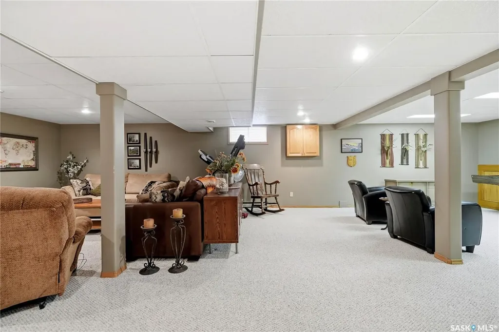 3352 Brookshire Lane Regina SK S4V 2R1