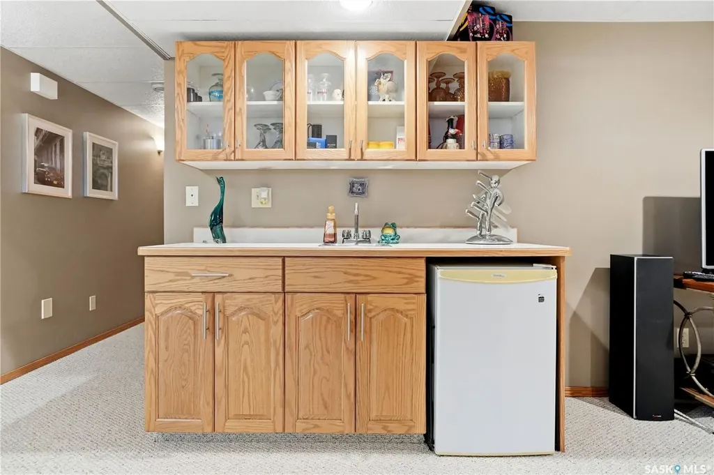 3352 Brookshire Lane Regina SK S4V 2R1