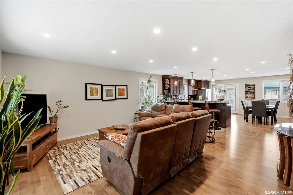 3352 Brookshire Lane Regina SK S4V 2R1