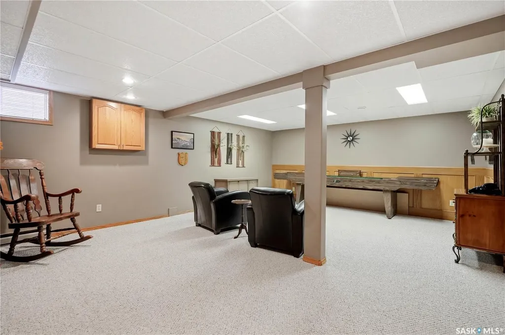 3352 Brookshire Lane Regina SK S4V 2R1