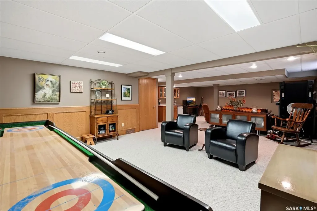 3352 Brookshire Lane Regina SK S4V 2R1