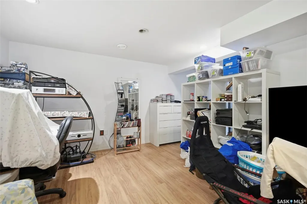 22 Rutter Crescent Saskatoon SK S7H 3B7