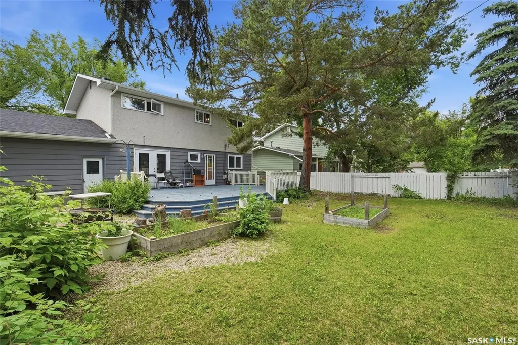 22 Rutter Crescent Saskatoon SK S7H 3B7