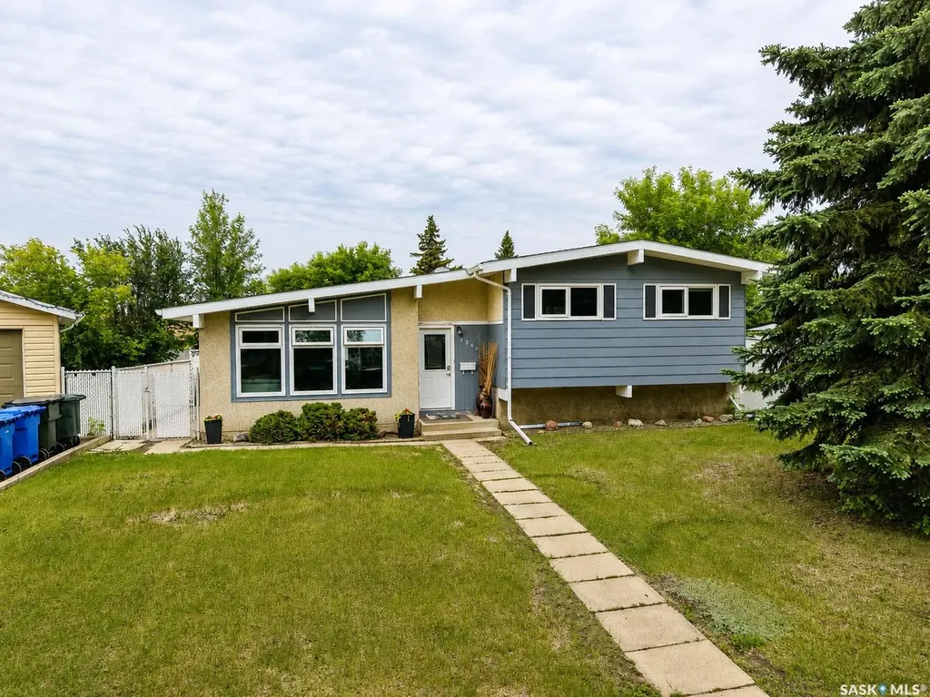 1269 Gillmor Crescent Prince Albert SK S6V 6A8