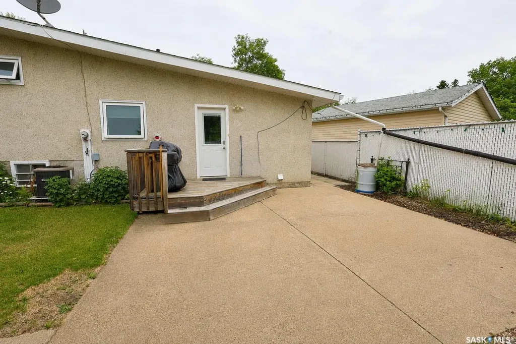 1269 Gillmor Crescent Prince Albert SK S6V 6A8
