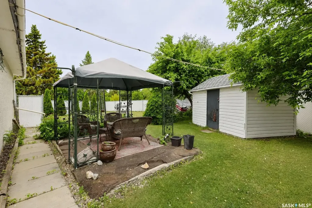 1269 Gillmor Crescent Prince Albert SK S6V 6A8