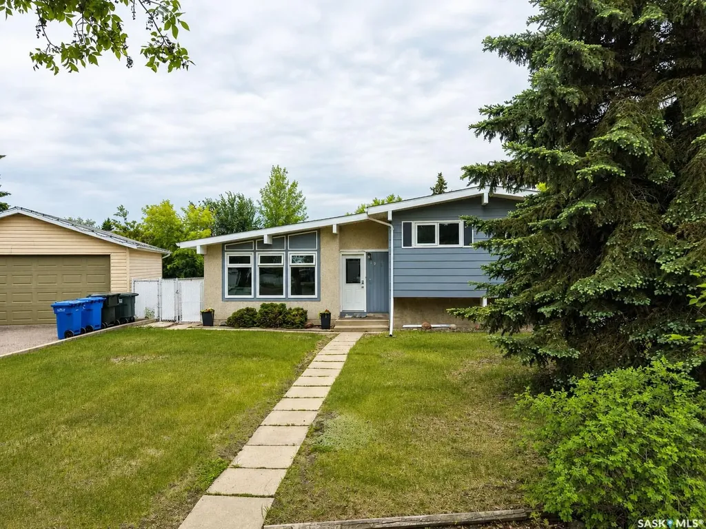 1269 Gillmor Crescent Prince Albert SK S6V 6A8