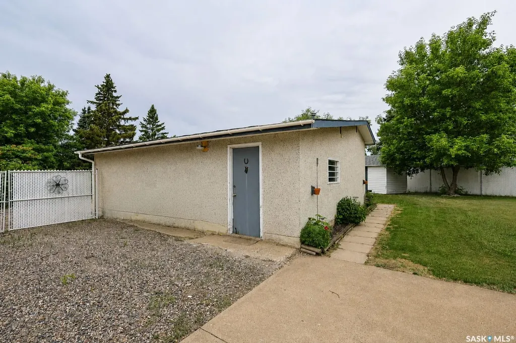 1269 Gillmor Crescent Prince Albert SK S6V 6A8