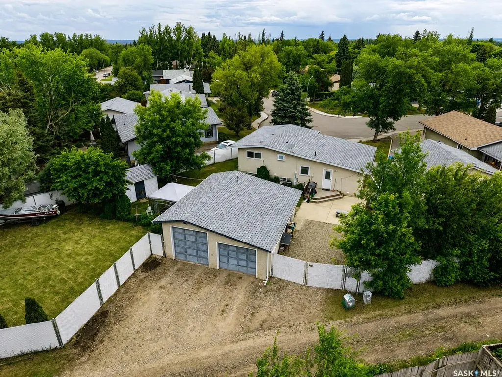 1269 Gillmor Crescent Prince Albert SK S6V 6A8