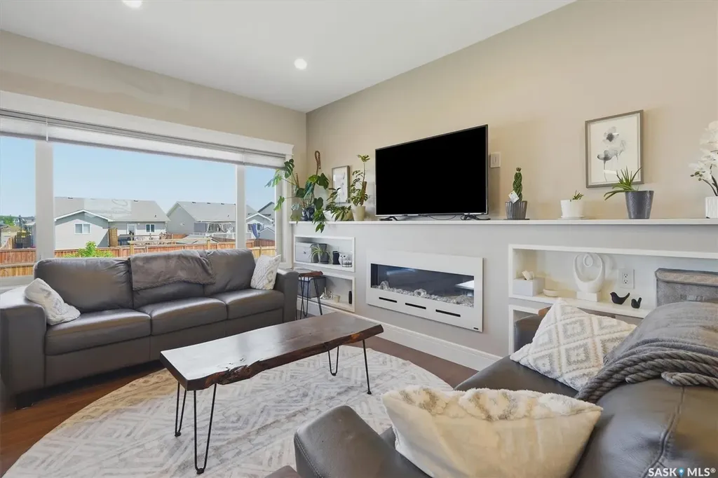 238 Gillies Street Saskatoon SK S7V 0J7