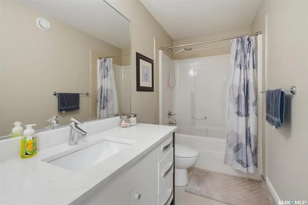 238 Gillies Street Saskatoon SK S7V 0J7