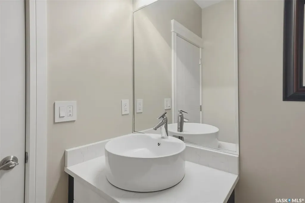 238 Gillies Street Saskatoon SK S7V 0J7