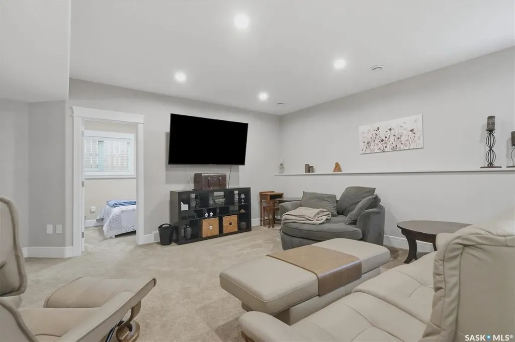 238 Gillies Street Saskatoon SK S7V 0J7