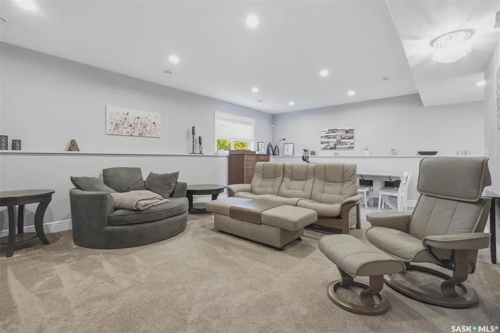 238 Gillies Street Saskatoon SK S7V 0J7
