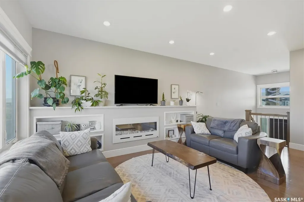 238 Gillies Street Saskatoon SK S7V 0J7