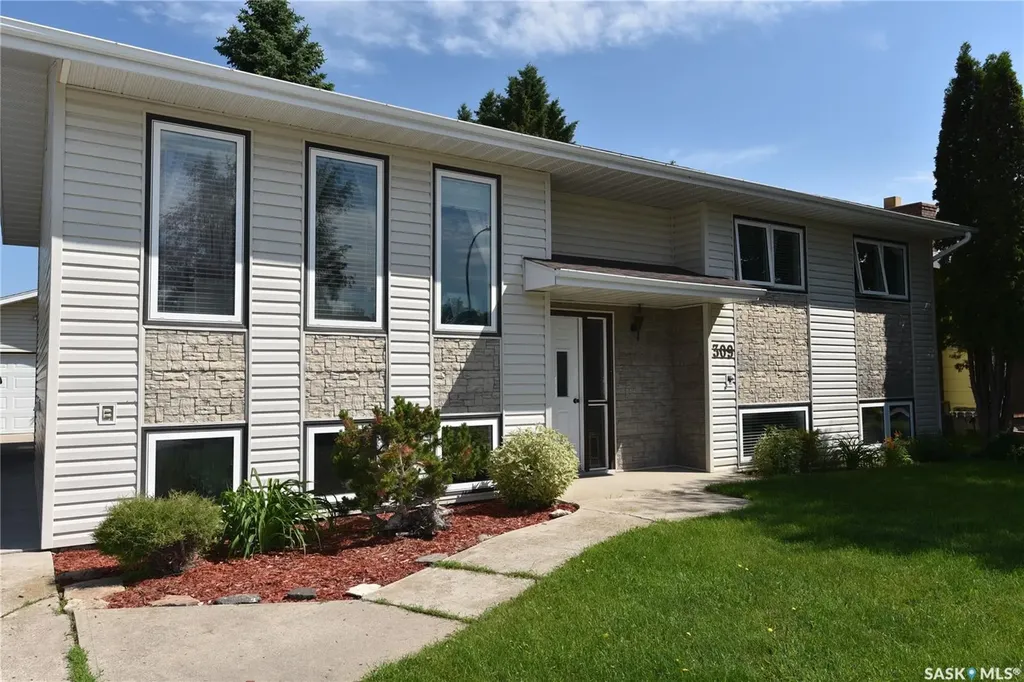 309 Watson Crescent Nipawin SK S0E 1E0