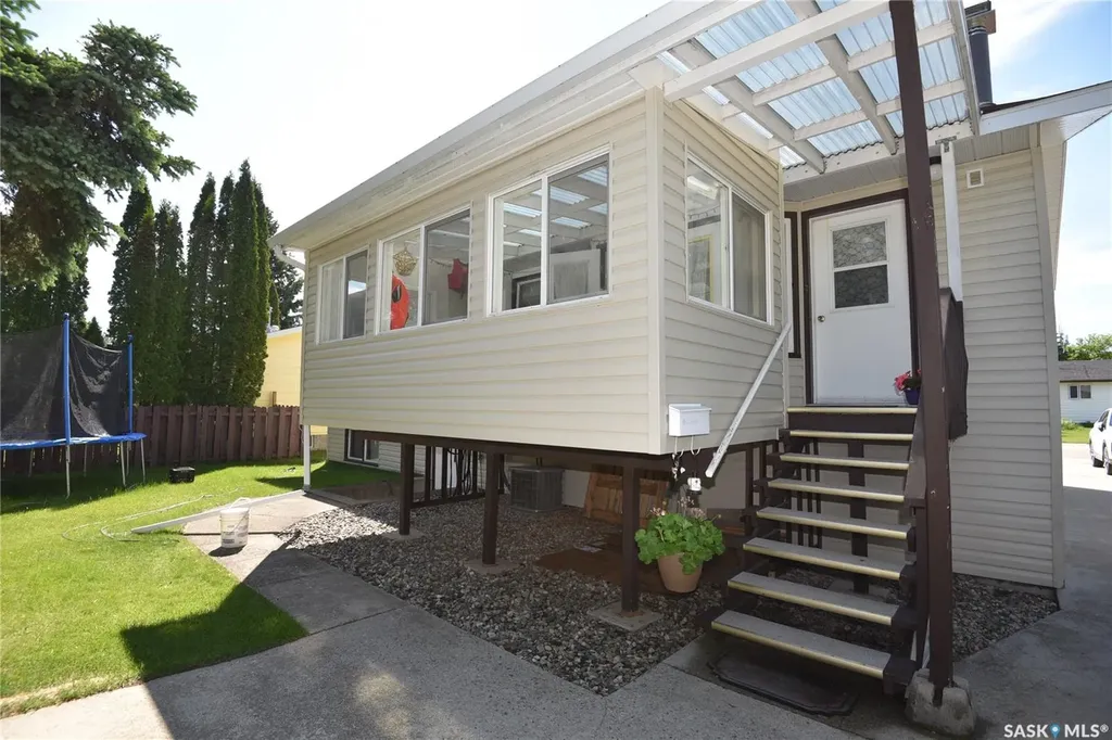 309 Watson Crescent Nipawin SK S0E 1E0