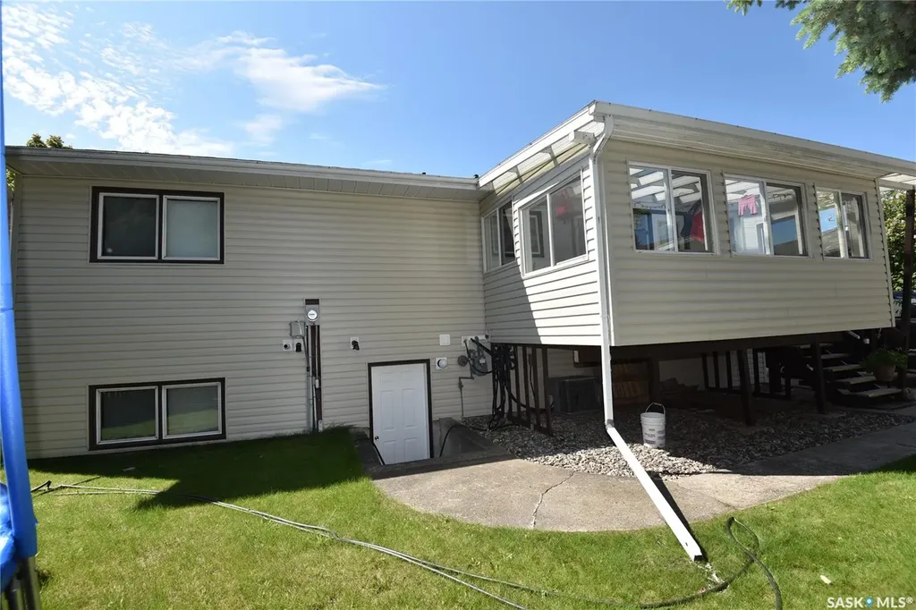 309 Watson Crescent Nipawin SK S0E 1E0