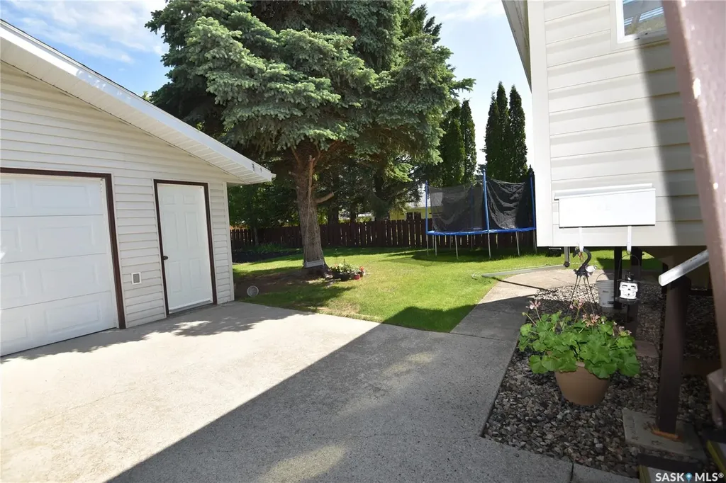 309 Watson Crescent Nipawin SK S0E 1E0