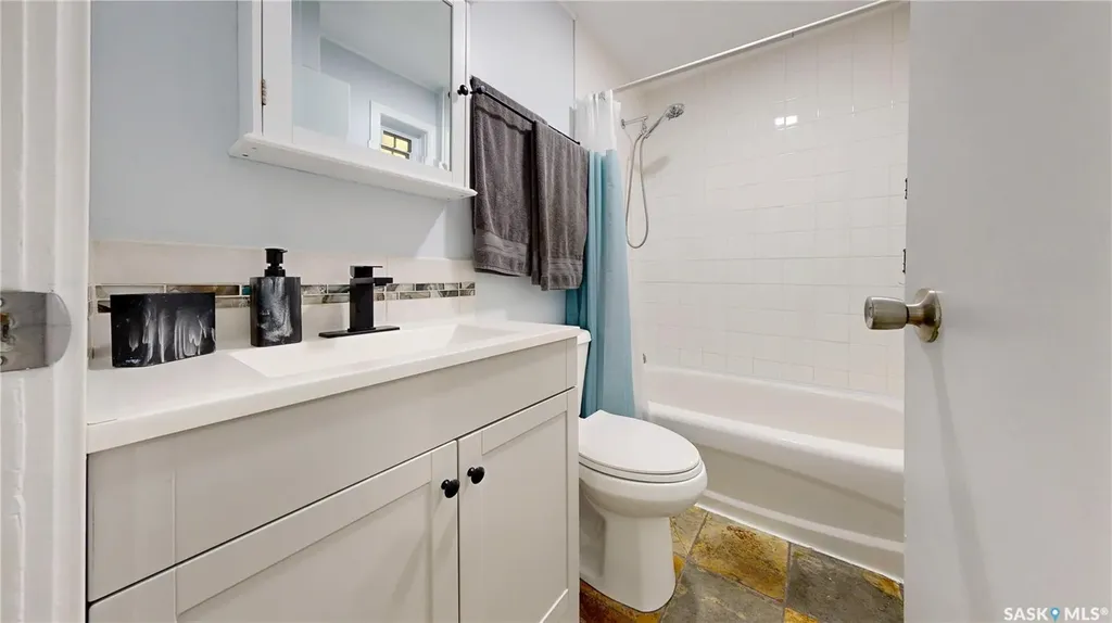 16 Cecil Crescent Regina SK S4T 5Y5
