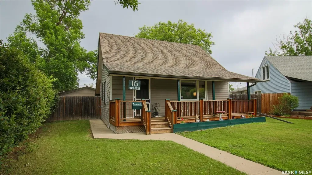 16 Cecil Crescent Regina SK S4T 5Y5