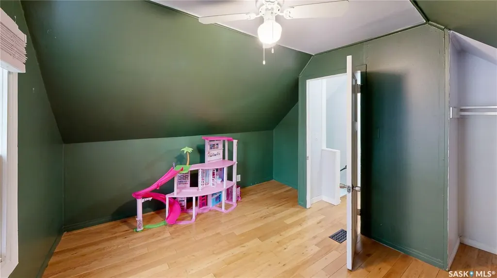 16 Cecil Crescent Regina SK S4T 5Y5