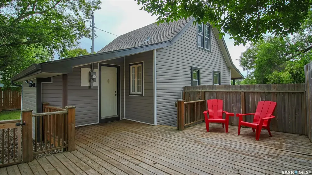16 Cecil Crescent Regina SK S4T 5Y5