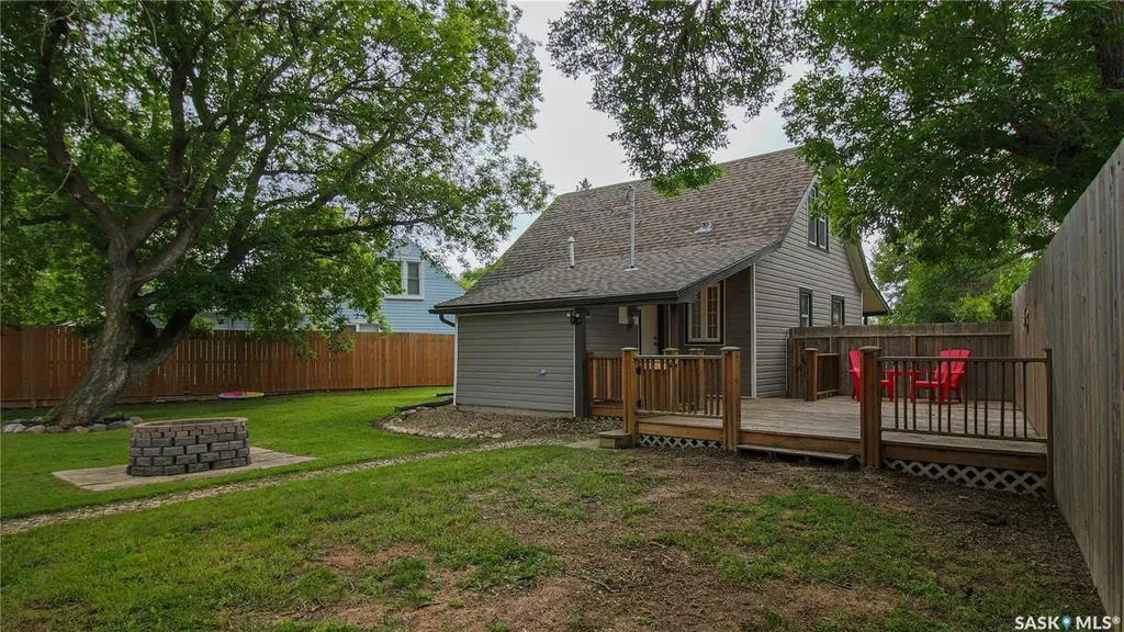 16 Cecil Crescent Regina SK S4T 5Y5