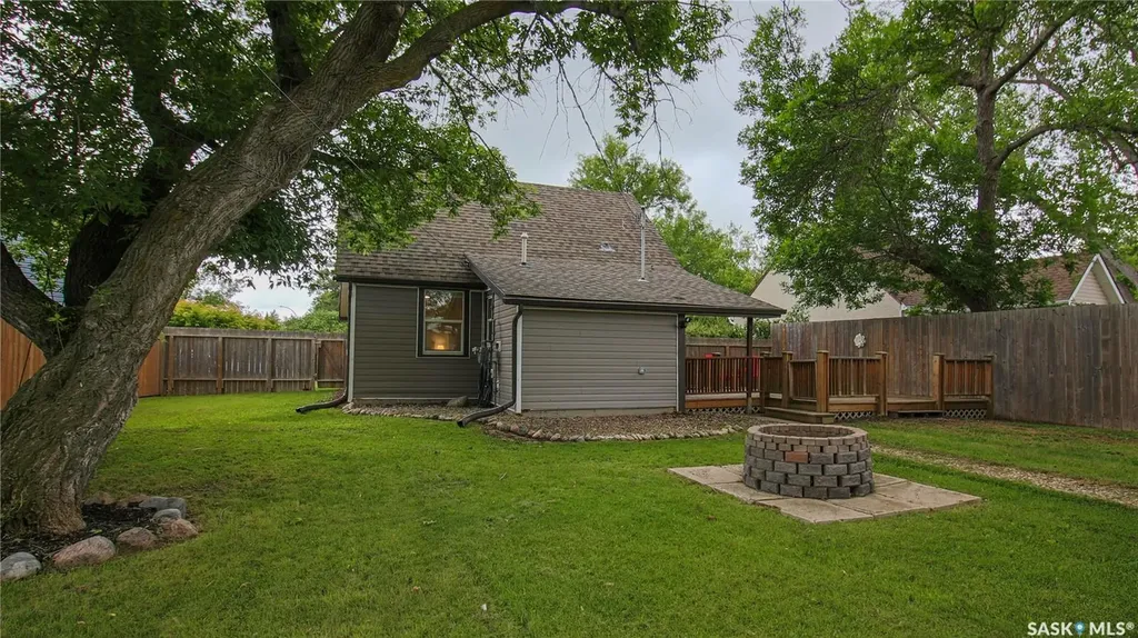 16 Cecil Crescent Regina SK S4T 5Y5