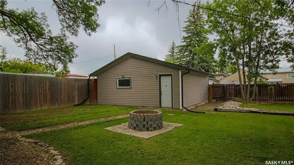 16 Cecil Crescent Regina SK S4T 5Y5