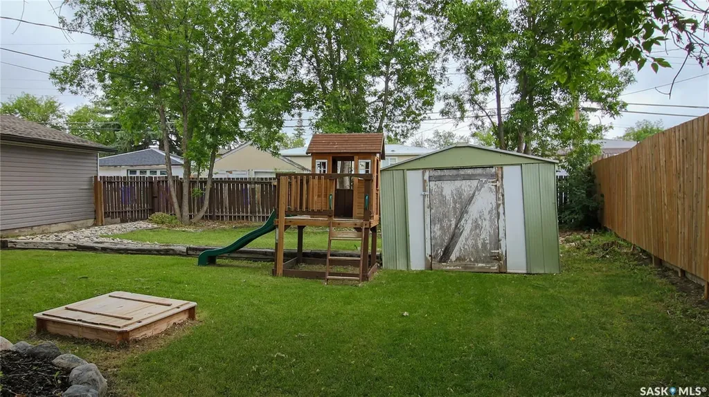 16 Cecil Crescent Regina SK S4T 5Y5