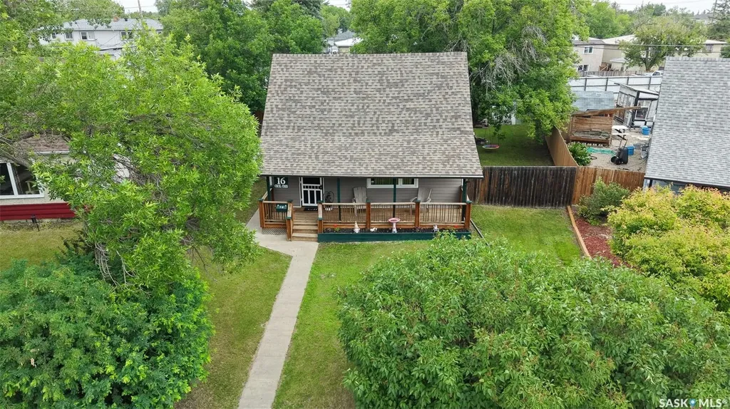 16 Cecil Crescent Regina SK S4T 5Y5