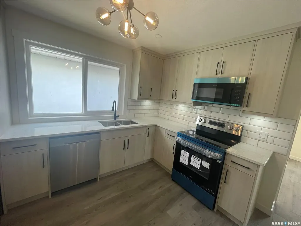 911 23rd Street Saskatoon SK S7L 0A5