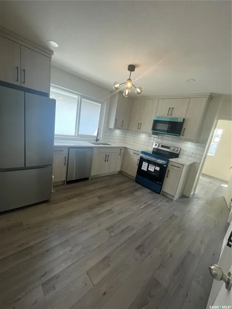 911 23rd Street Saskatoon SK S7L 0A5