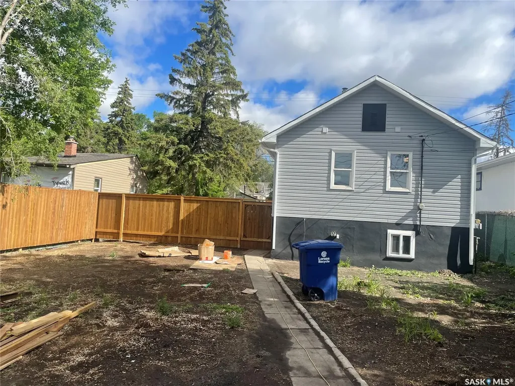 911 23rd Street Saskatoon SK S7L 0A5