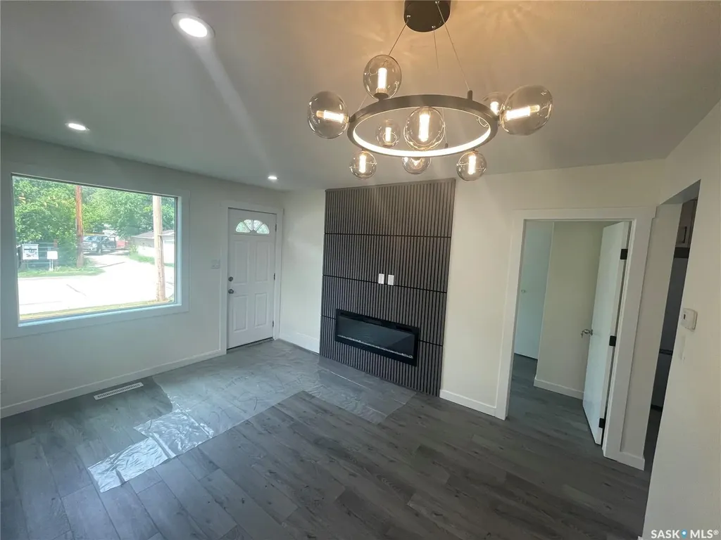 911 23rd Street Saskatoon SK S7L 0A5