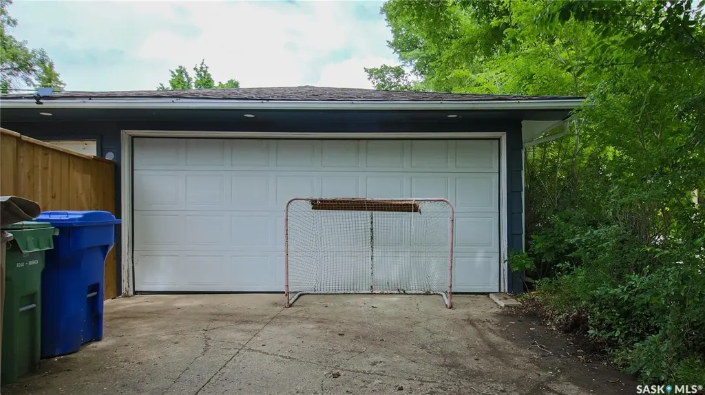 1912 Grant Drive Regina SK S4S 4V6