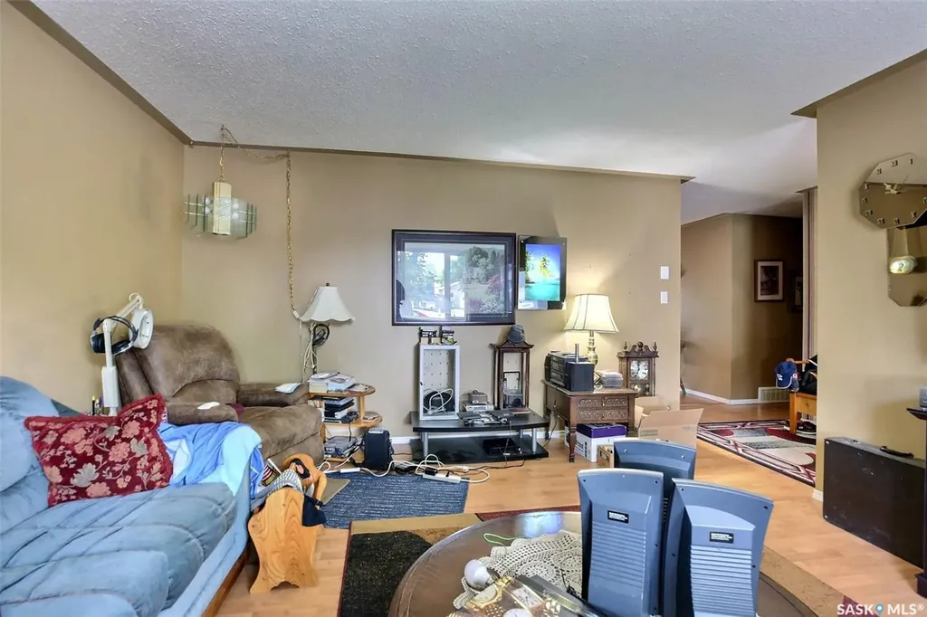 54 Springstein Avenue Regina SK S4R 7K7