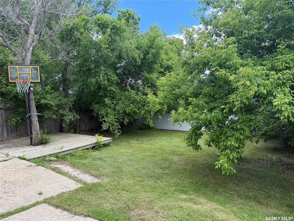 1106 1st Street Estevan SK S4A 0G9