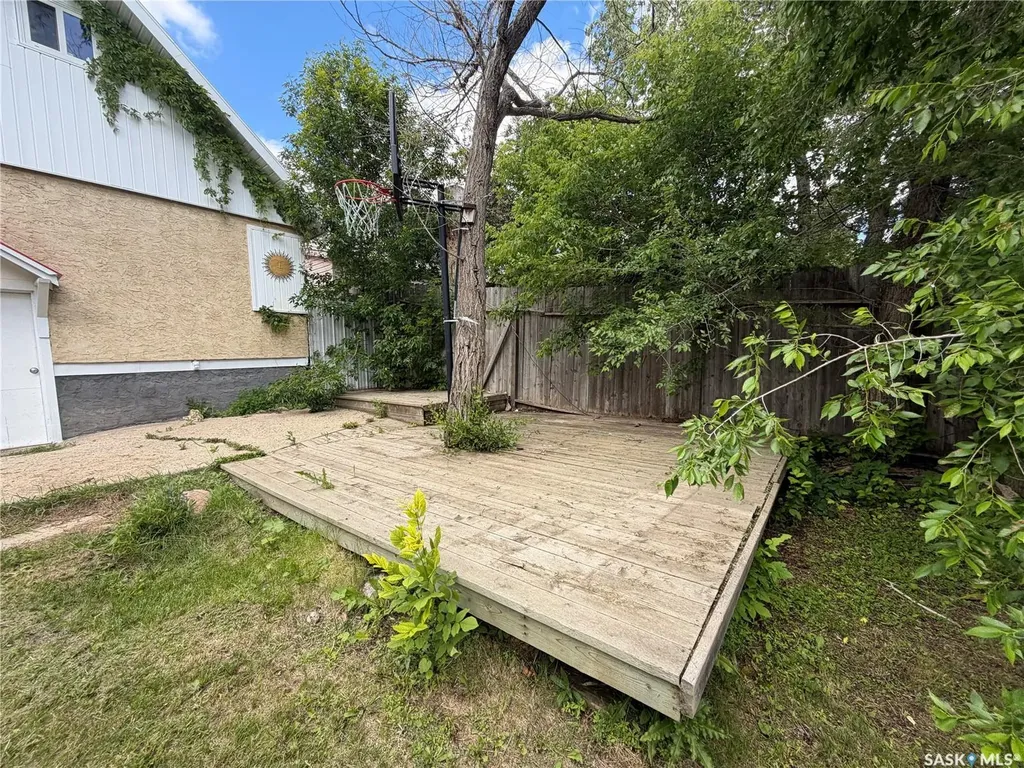 1106 1st Street Estevan SK S4A 0G9