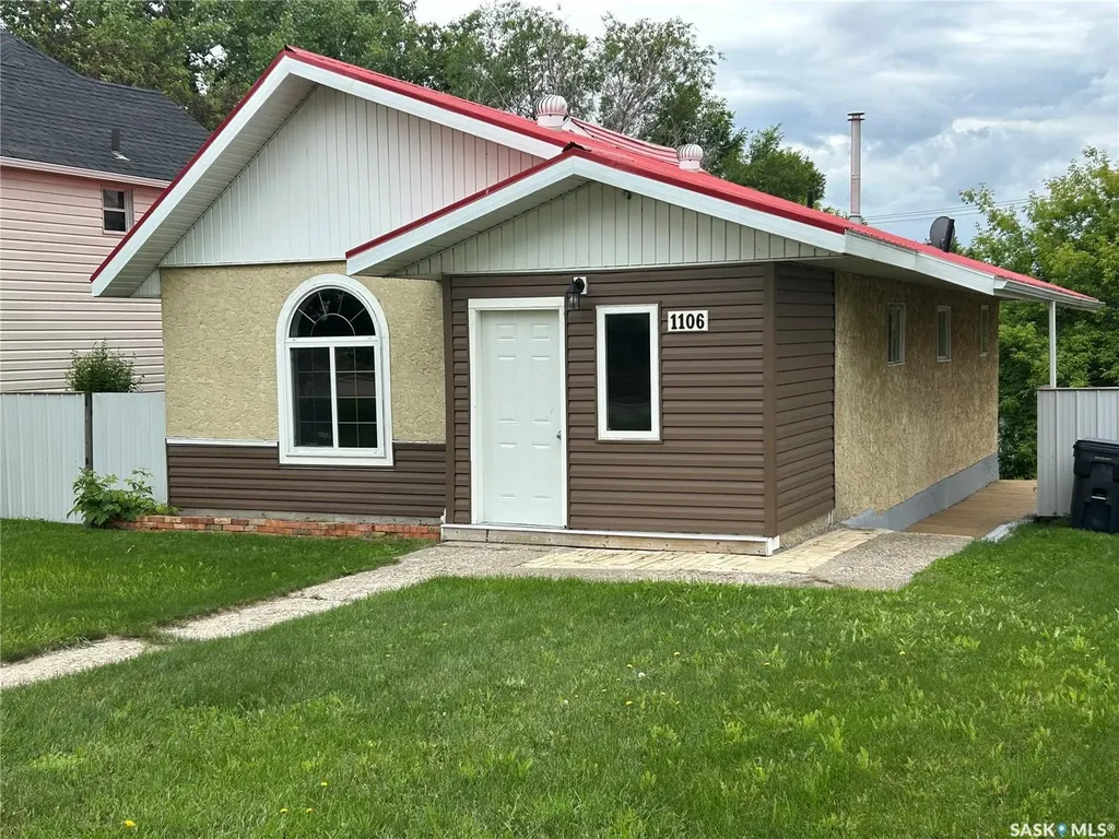 1106 1st Street Estevan SK S4A 0G9