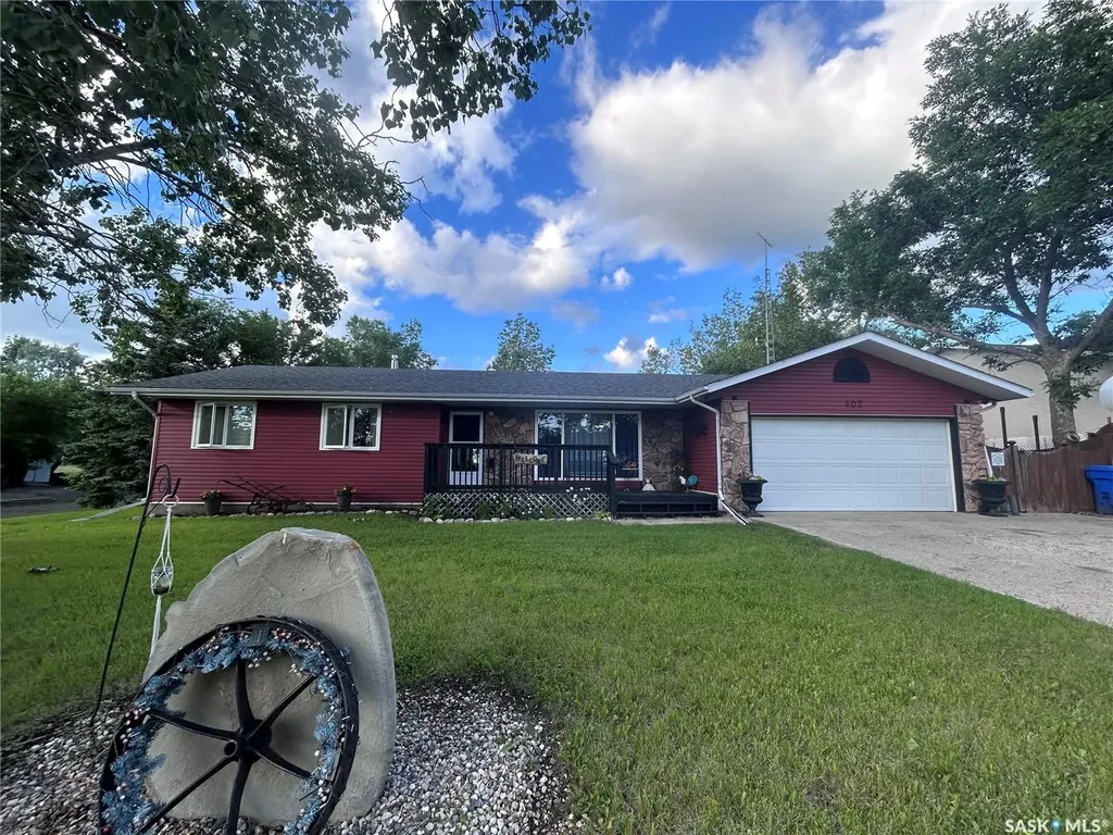 402 1st Street N Lampman SK S0C 1N0