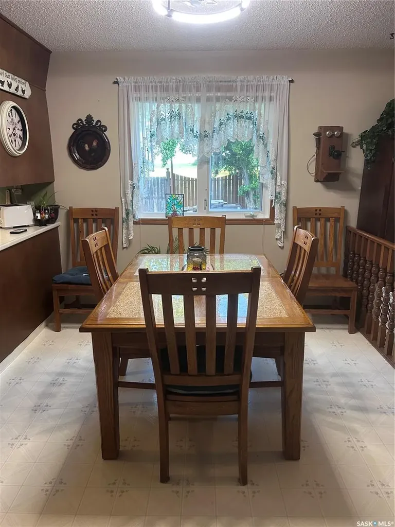 402 1st Street N Lampman SK S0C 1N0