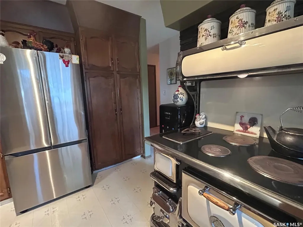 402 1st Street N Lampman SK S0C 1N0