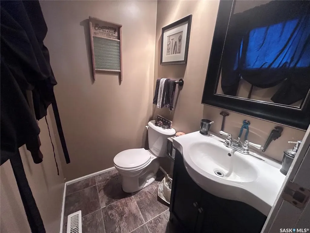 402 1st Street N Lampman SK S0C 1N0