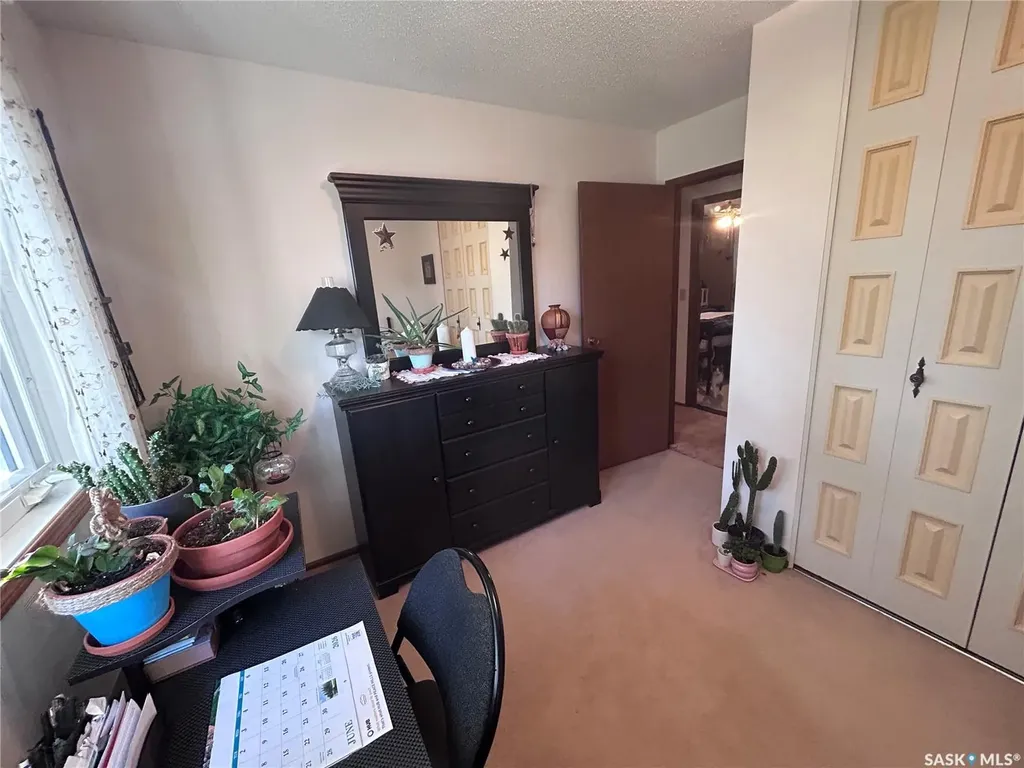 402 1st Street N Lampman SK S0C 1N0