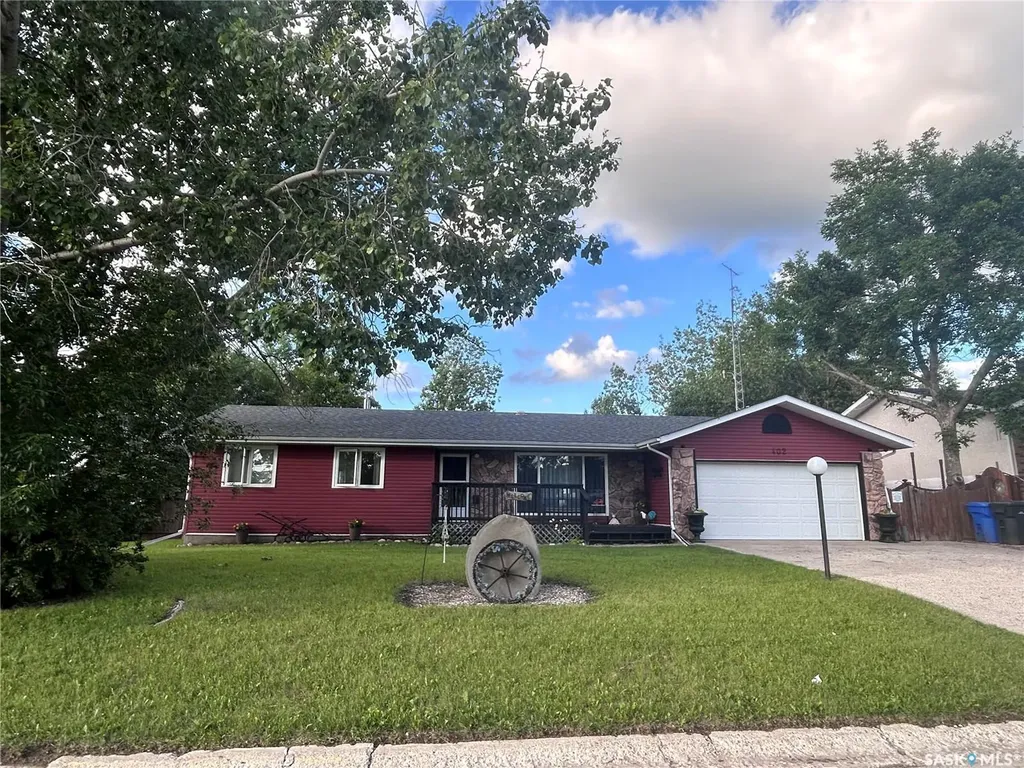 402 1st Street N Lampman SK S0C 1N0