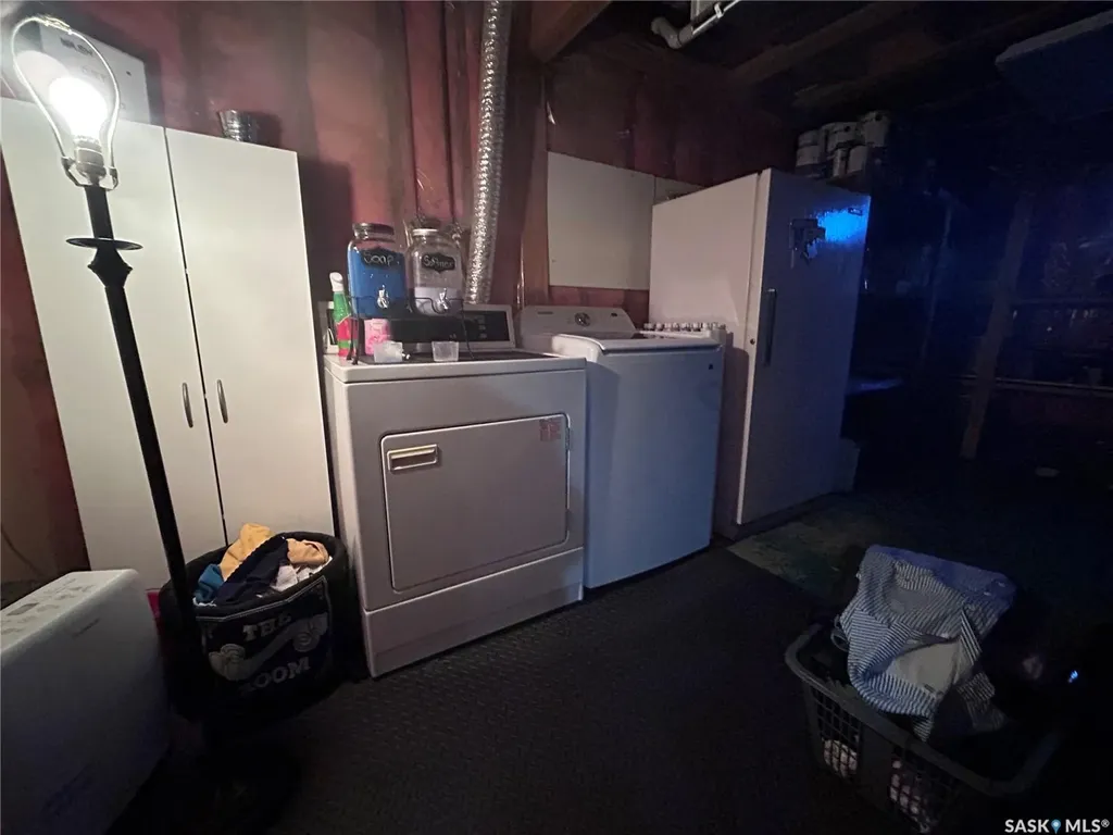 402 1st Street N Lampman SK S0C 1N0
