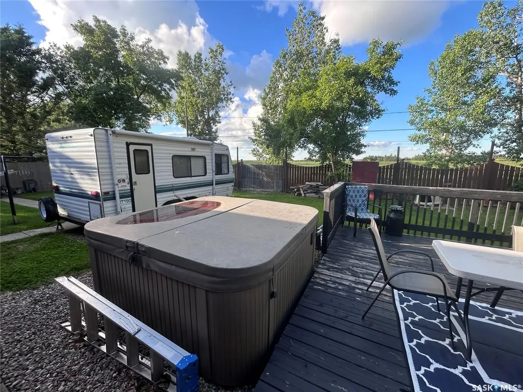 402 1st Street N Lampman SK S0C 1N0
