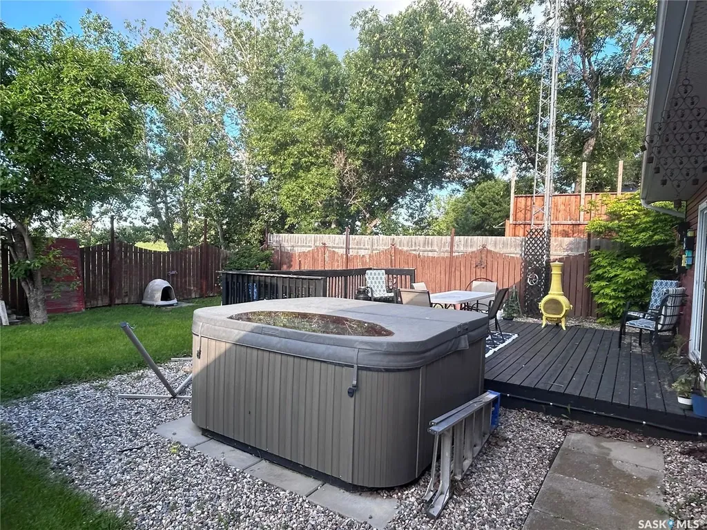 402 1st Street N Lampman SK S0C 1N0